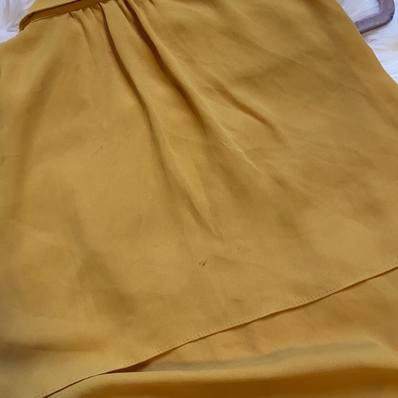 🎉 Mustard Ruffle Blouse - Picture 9 of 9